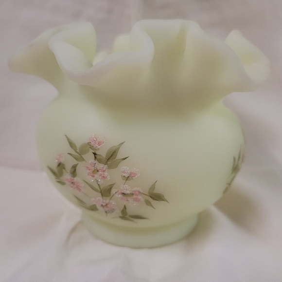 Sold* Fenton Hand Painted Marilyn Wagner Satin Uranium Glass Bowl - Picture 5 of 9